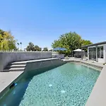 Sanctuary On The Greens - 3-Villa Retreat With Pool