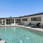 Sanctuary On The Greens - 3-Villa Retreat With Pool