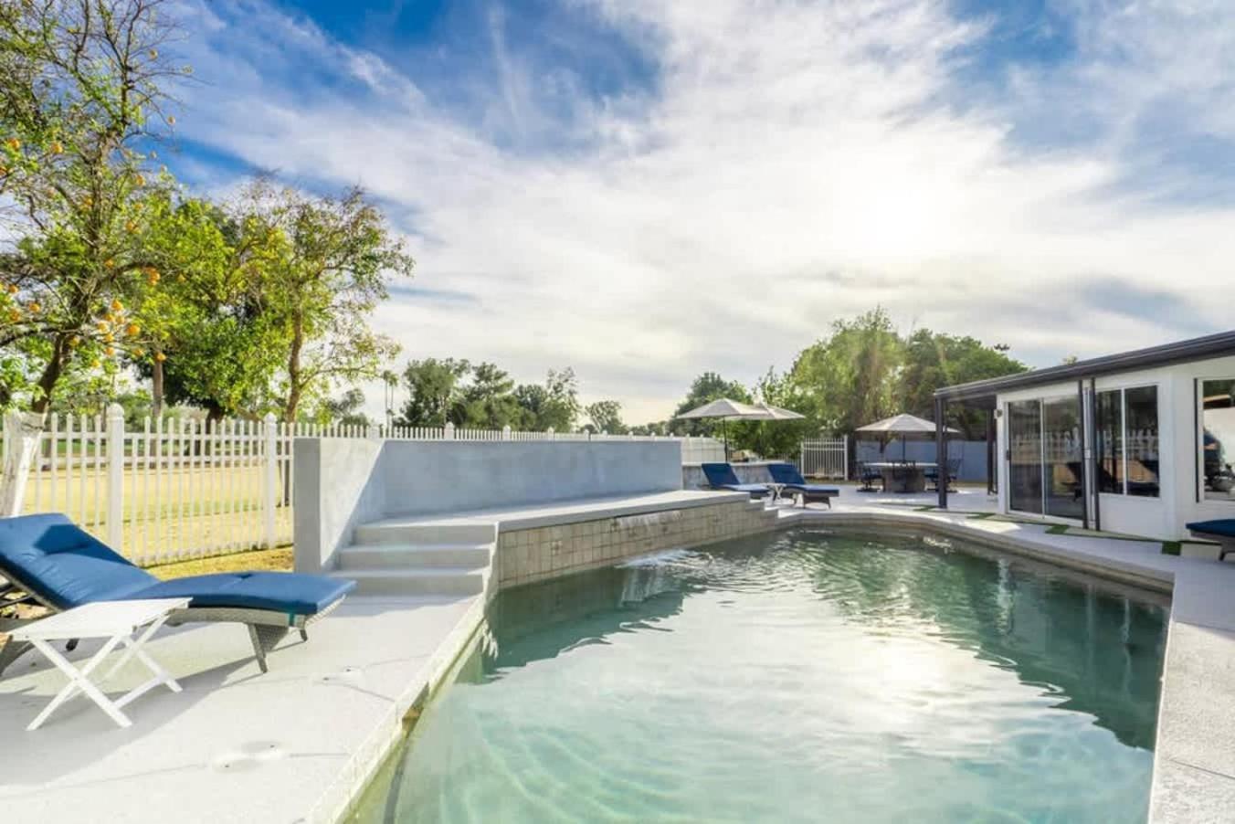 Sanctuary On The Greens - 3-villa Retreat With Pool Rumah liburan Phoenix