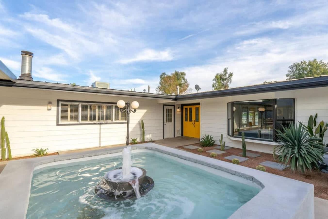 Sanctuary On The Greens - 3-villa Retreat With Pool Phoenix